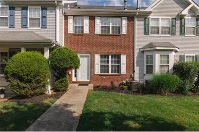 222 Castle Creek Dr, Seven Fields Boro, PA 16046 - Photo 3
