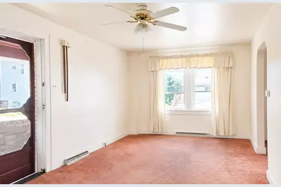 913 Hancock Avenue, Vandergrift, PA 15690 - Photo 3