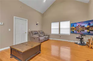 106 Clearwater Dr, Franklin Township, PA 16117 - Photo 9
