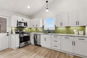 1709 Buena Vista St, Pittsburgh, PA 15212 - Photo 13