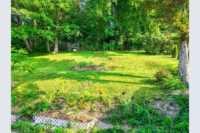 297 Patterson Ave, Bridgeville, PA 15017 - Photo 3