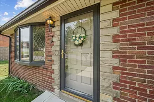 531 Lucy Dr, Pittsburgh, PA 15236 - Photo 3
