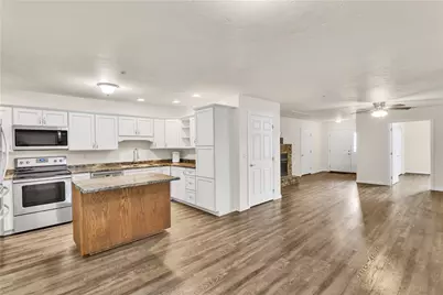 565 Sunview Cir, Derry Township, PA 15650 - Photo 7