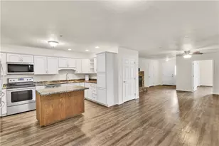 565 Sunview Cir, Derry Township, PA 15650 - Photo 7