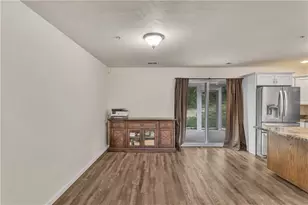 565 Sunview Cir, Derry Township, PA 15650 - Photo 5