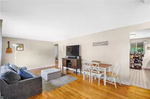 1654 Hollyrood Rd, Pittsburgh, PA 15227 - Photo 5