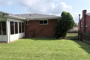 1654 Hollyrood Rd, Pittsburgh, PA 15227 - Photo 17