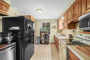 1654 Hollyrood Rd, Pittsburgh, PA 15227 - Photo 19