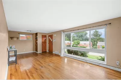 1654 Hollyrood Rd, Pittsburgh, PA 15227 - Photo 3