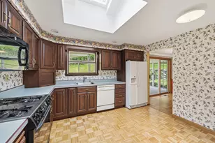 8244 Coach Ct, Pittsburgh, PA 15101 - Photo 13