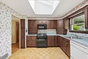 8244 Coach Ct, Pittsburgh, PA 15101 - Photo 15