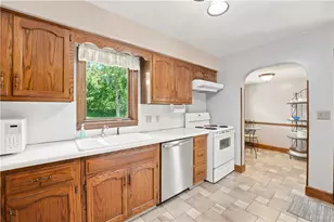 121 E Clen Moore Blvd, New Castle, PA 16105 - Photo 9