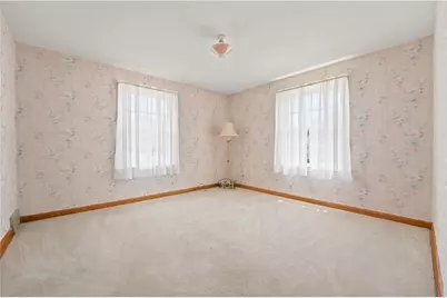 121 E Clen Moore Blvd, New Castle, PA 16105 - Photo 17