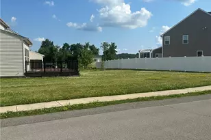 2932 Pinnacle Dr, South Fayette, PA 15057 - Photo 3