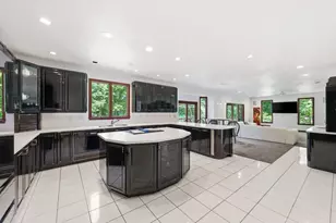 3409 Lashan Dr, Murrysville, PA 15668 - Photo 5