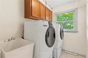 5848 Brian Dr, Bethel Park, PA 15102 - Photo 25