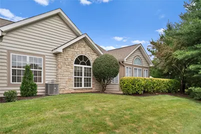 1701 Heather Heights Dr, Moon/Crescent Twp, PA 15046 - Photo 1