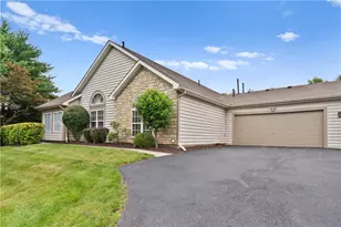 1701 Heather Heights Dr, Moon/Crescent Twp, PA 15046 - Photo 3