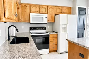 48 Links Dr, Shenango Township, PA 16101 - Photo 9