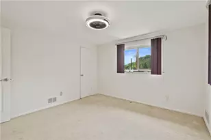 3931 Boulevard Dr, Pittsburgh, PA 15217 - Photo 13