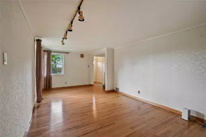 3931 Boulevard Dr, Pittsburgh, PA 15217 - Photo 3
