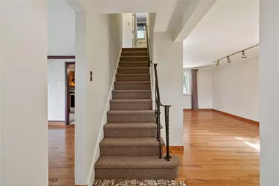 3931 Boulevard Dr, Pittsburgh, PA 15217 - Photo 9