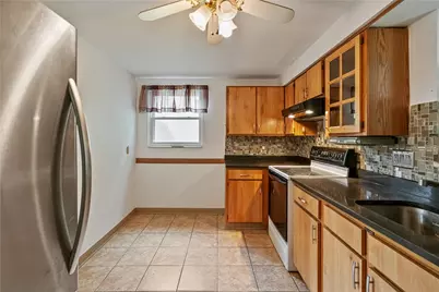 3931 Boulevard Dr, Pittsburgh, PA 15217 - Photo 5