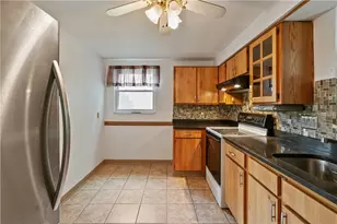 3931 Boulevard Dr, Pittsburgh, PA 15217 - Photo 5