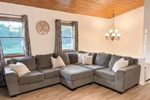 694 6th St, Taylor Township, PA 16160 - Photo 5