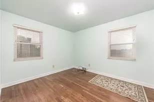 979 Crest Ln, Scott Township, PA 15106 - Photo 7