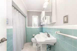 979 Crest Ln, Scott Township, PA 15106 - Photo 13