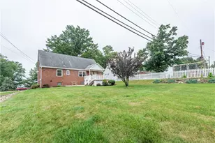 979 Crest Ln, Scott Township, PA 15106 - Photo 23