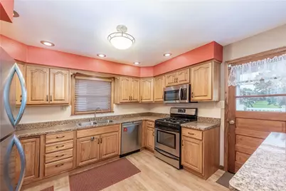 979 Crest Lane, Scott Township, PA 15106 - Photo 5