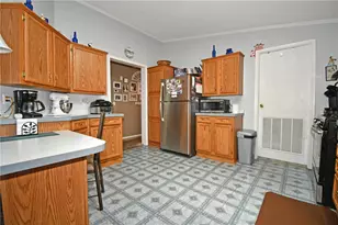 16 Northridge Cir, Robinson Twp, PA 15106 - Photo 9