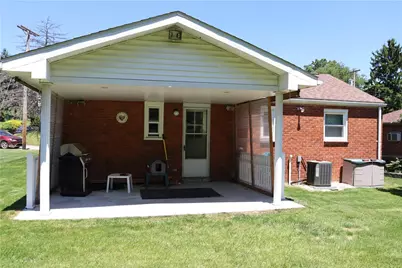 390 Streets Run Rd, Pittsburgh, PA 15236 - Photo 11