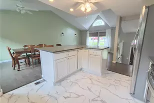 1501 N Randolph Dr, Jefferson Hills, PA 15025 - Photo 9