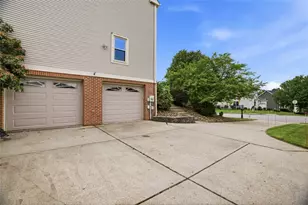333 Warrick Dr, Seven Fields Boro, PA 16046 - Photo 45