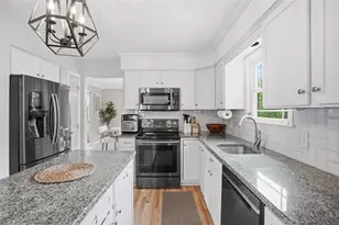 333 Warrick Dr, Seven Fields Boro, PA 16046 - Photo 9