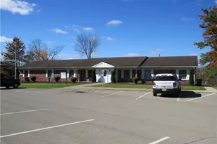 450 Hillcrest Ave, Grove City Boro, PA 16127 - Photo 1