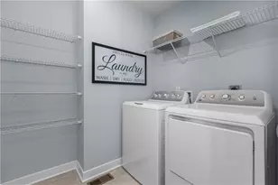 321 Coughton Cross Dr, Lancaster Township, PA 16037 - Photo 23
