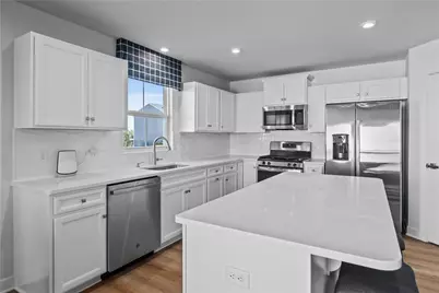 321 Coughton Cross Dr, Lancaster Township, PA 16037 - Photo 9