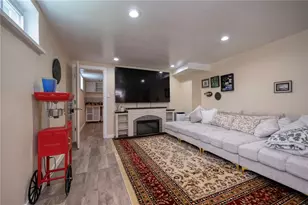 1030 Scott Ave, Jeannette, PA 15644 - Photo 33