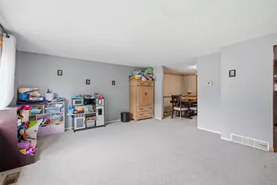 219 Maple Dr, Brighton Township, PA 15009 - Photo 3