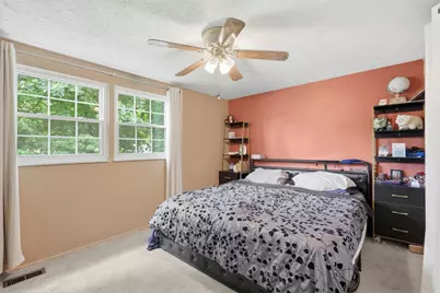 219 Maple Dr, Brighton Township, PA 15009 - Photo 13