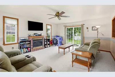 219 Maple Dr, Brighton Township, PA 15009 - Photo 11