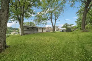 536 Vale Dr, Pittsburgh, PA 15239 - Photo 37