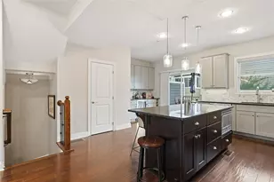 2652 Larkins Wy, Pittsburgh, PA 15203 - Photo 11