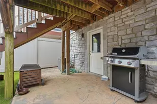 2652 Larkins Wy, Pittsburgh, PA 15203 - Photo 39