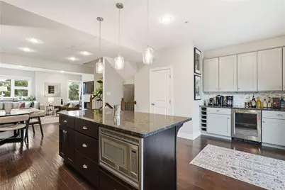 2652 Larkins Way, Pittsburgh, PA 15203 - Photo 15