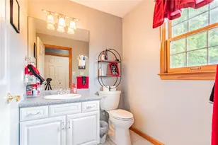 402 Honey Locust Dr, Cranberry Township, PA 16066 - Photo 19